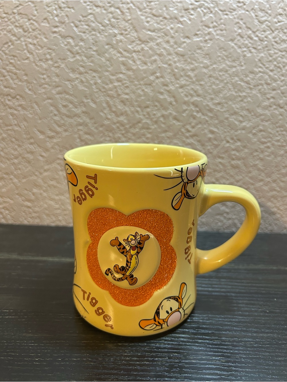 Disney Theme Parks Tigger 16 oz Yellow Floral Coffee Tea Mug Winnie The Pooh Cup